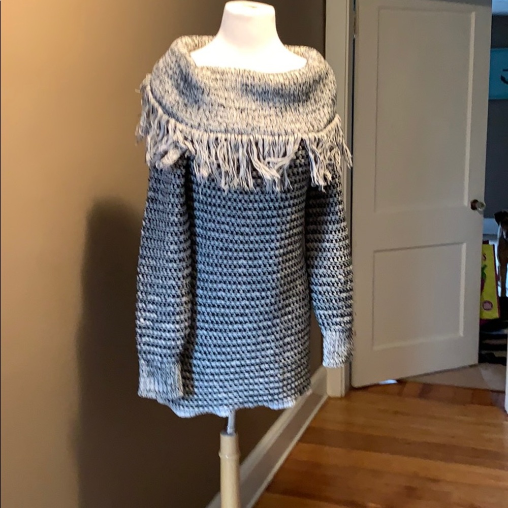 Sweater - Picture 3 of 4